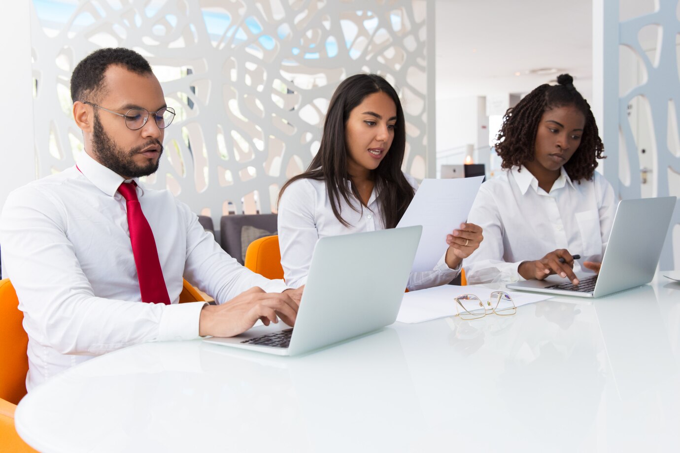 business-team-working